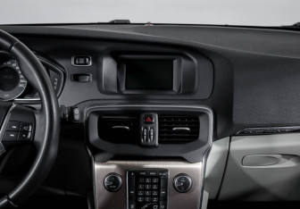 Подержанный автомобиль Volvo V40 Cross Country 2013 года (12 фото)