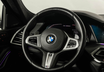 Подержанный автомобиль BMW X6 2019 года (15 фото)