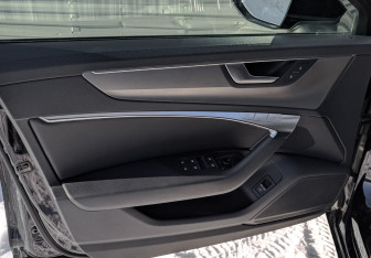 Подержанный автомобиль Audi A6 Sedan 2020 года (19 фото)