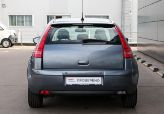 Подержанный автомобиль Citroen C4 Hatchback 2010 года (6 фото)