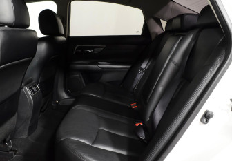 Подержанный автомобиль Nissan Teana 2015 года (16 фото)