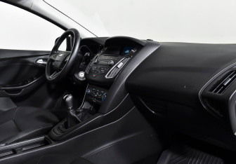Подержанный автомобиль Ford Focus Hatchback 2019 года (9 фото)