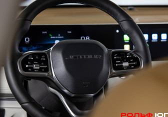 Подержанный автомобиль Jetour X70 2023 года (11 фото)