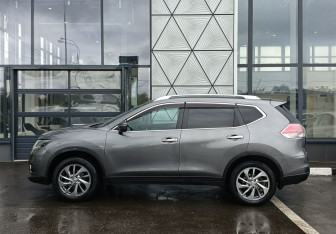 Подержанный автомобиль Nissan X-Trail 2016 года (8 фото)