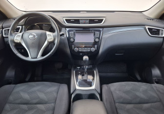 Подержанный автомобиль Nissan X-Trail 2015 года (13 фото)