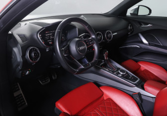 Подержанный автомобиль Audi TTS Coupe 2015 года (15 фото)