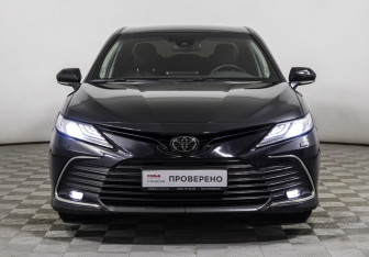 Подержанный автомобиль Toyota Camry Sedan 2022 года (2 фото)