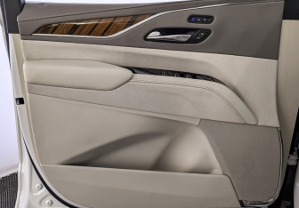 Подержанный автомобиль Cadillac Escalade Suv 2021 года (19 фото)