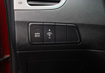 Подержанный автомобиль Hyundai Avante Sedan 2011 года (14 фото)