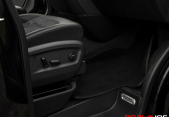 Подержанный автомобиль Volkswagen Multivan 2016 года (17 фото)