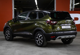 Подержанный автомобиль Renault Kaptur 2017 года (7 фото)