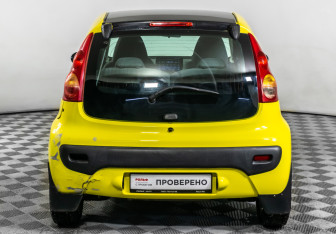 Подержанный автомобиль Peugeot 107 2008 года (6 фото)