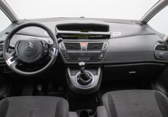 Подержанный автомобиль Citroen C4 Picasso 2007 года (13 фото)