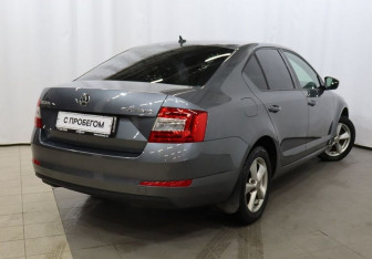 Подержанный автомобиль Skoda Octavia Liftback 2016 года (4 фото)