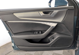 Подержанный автомобиль Audi A6 Sedan 2020 года (19 фото)