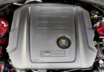 Подержанный автомобиль Land Rover Range Rover Velar 2018 года (9 фото)