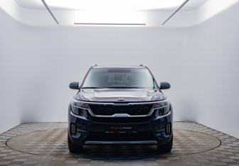 Подержанный автомобиль Kia Seltos 2021 года (2 фото)