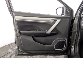 Подержанный автомобиль Geely Coolray 2022 года (19 фото)