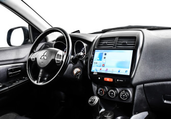 Подержанный автомобиль Mitsubishi ASX 2011 года (9 фото)