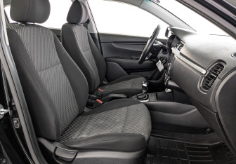 Подержанный автомобиль Kia Rio Hatchback 2020 года (23 фото)