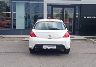 Подержанный автомобиль Peugeot 308 Hatchback 2011 года (6 фото)