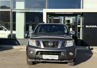 Подержанный автомобиль Nissan Pathfinder 2012 года (2 фото)