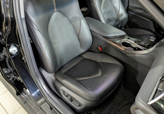 Подержанный автомобиль Toyota Camry Sedan 2020 года (13 фото)