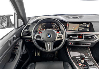 Подержанный автомобиль BMW X5 M 2021 года (22 фото)