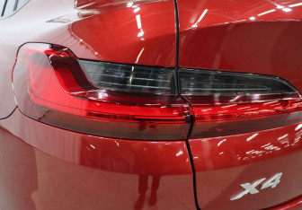 Подержанный автомобиль BMW X4 2019 года (25 фото)