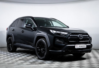 Подержанный автомобиль Toyota RAV4 2024 года (3 фото)