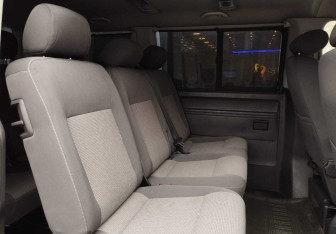 Подержанный автомобиль Volkswagen Caravelle 2011 года (11 фото)