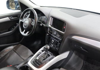 Подержанный автомобиль Audi Q5 2015 года (10 фото)