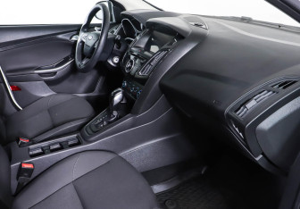 Подержанный автомобиль Ford Focus Wagon 2018 года (8 фото)