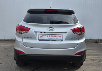 Подержанный автомобиль Hyundai ix35 2012 года (6 фото)