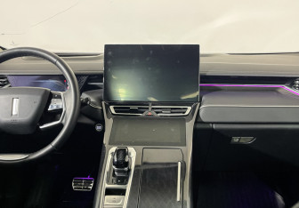 Подержанный автомобиль Wey Coffee 01 2023 года (11 фото)