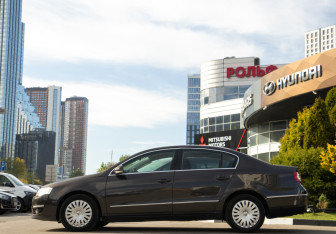 Подержанный автомобиль Volkswagen Passat Sedan 2008 года (6 фото)