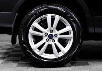 Подержанный автомобиль Ford Kuga 2019 года (8 фото)