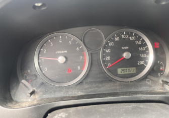 Подержанный автомобиль Suzuki Liana Wagon 2007 года (7 фото)