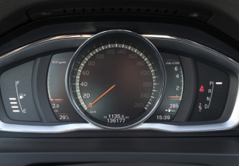 Подержанный автомобиль Volvo S60 2016 года (13 фото)