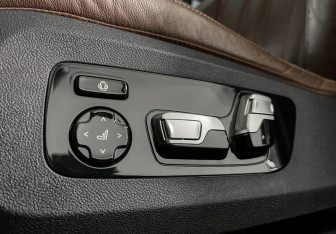 Подержанный автомобиль BMW X6 2020 года (18 фото)