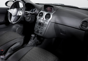 Подержанный автомобиль Opel Corsa 2013 года (9 фото)