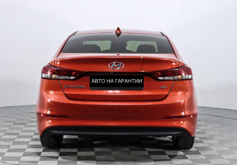 Подержанный автомобиль Hyundai Elantra Sedan 2017 года (4 фото)
