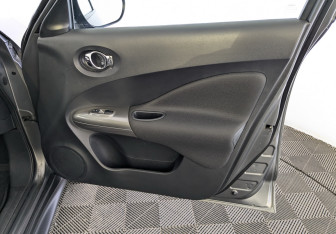 Подержанный автомобиль Nissan Juke 2013 года (24 фото)