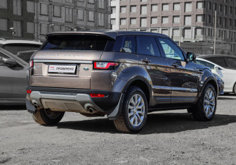 Подержанный автомобиль Land Rover Range Rover Evoque 2018 года (4 фото)