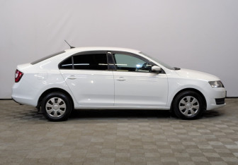 Подержанный автомобиль Skoda Rapid Liftback 2019 года (4 фото)