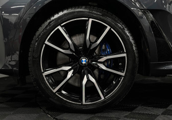 Подержанный автомобиль BMW X7 2020 года (6 фото)