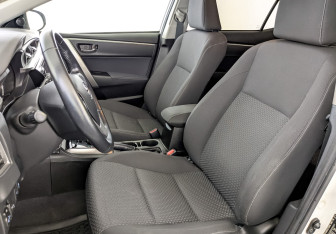 Подержанный автомобиль Toyota Corolla Sedan 2013 года (20 фото)