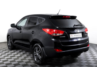Подержанный автомобиль Hyundai ix35 2013 года (7 фото)