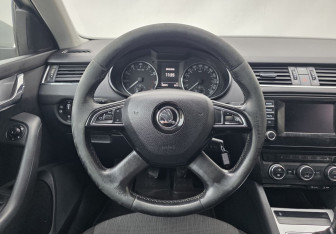 Подержанный автомобиль Skoda Octavia Liftback 2014 года (12 фото)