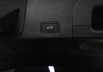 Подержанный автомобиль Geely Tugella 2023 года (24 фото)